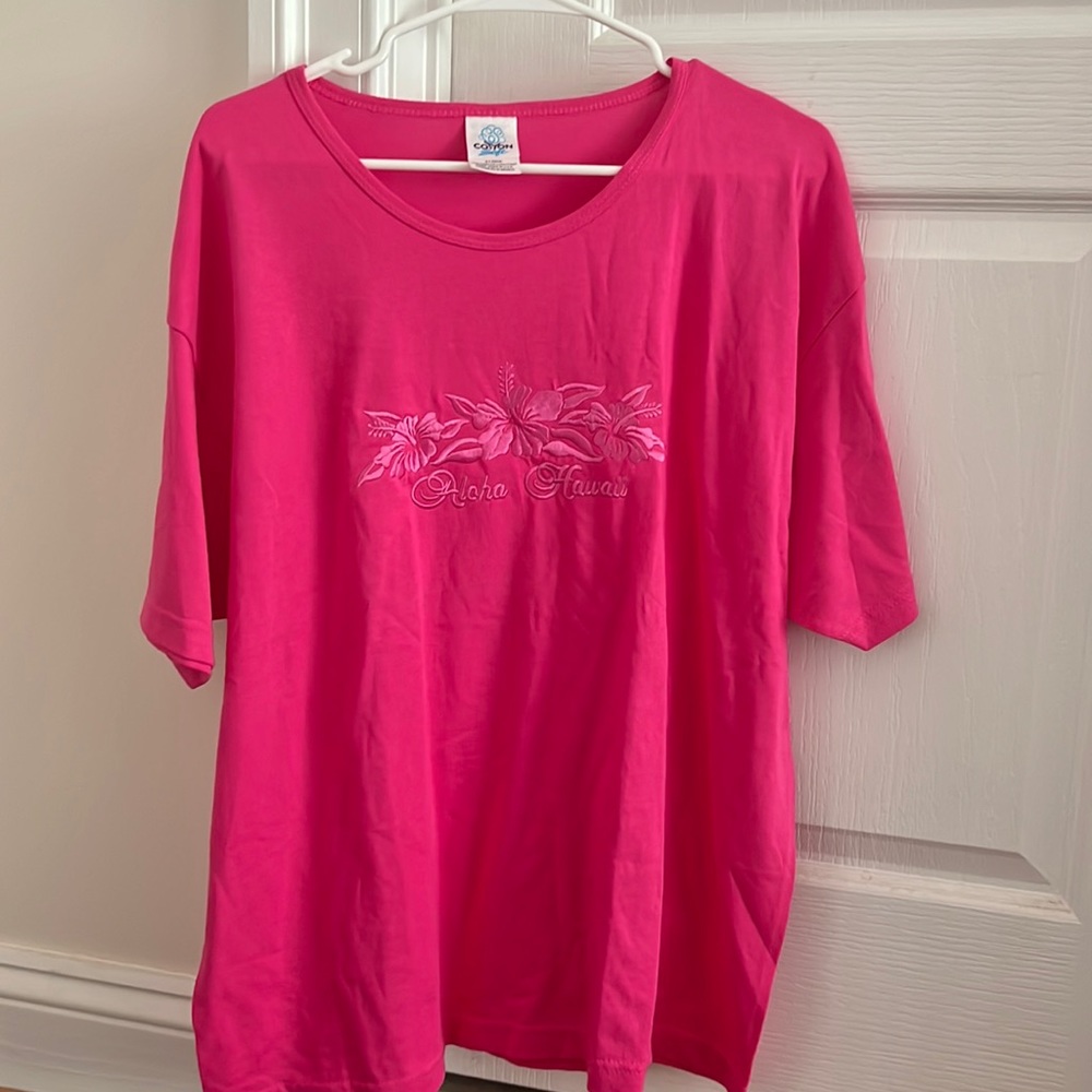 NWOT Womens Embroidered Hawaii T-shirt: Size XL🌺